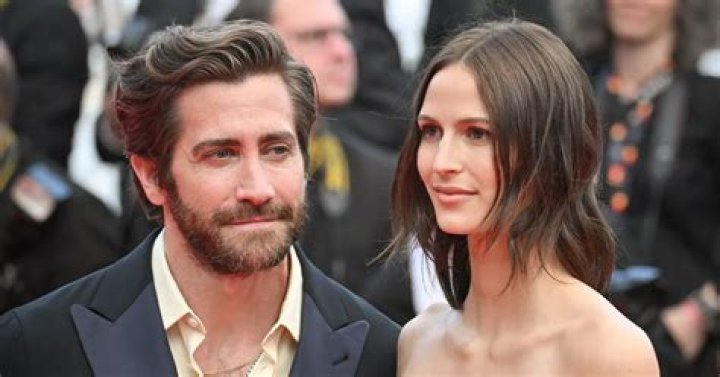 Jake Gyllenhaal 2023 dating, net worth, tattoos, smoking & body facts