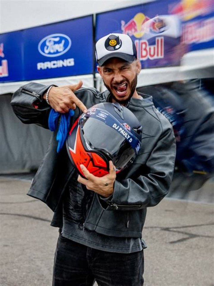James Ingram [Profiles] &bull; Instagram, Twitter, TikTok Foller