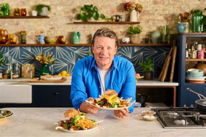 Jamie Oliver&rsquo;s Good Old Chilli Con Carne Healthy Home Cafe