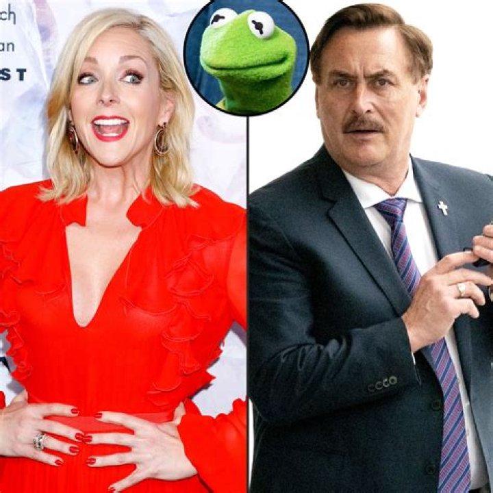 Jane Krakowski News Us Weekly