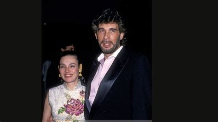Janine Girardi, Eddie Rabbitt's wife Dicy Trends