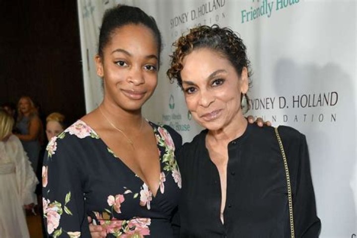 JASMINE GUY & DAUGHTER IMANI ATTEND THE 'RUGRATS GO WILD' FILM PREMIERE