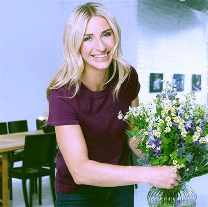 Jasmine Roth Wikipedia, Husband, Age, Married, Net Worth【 HGTV