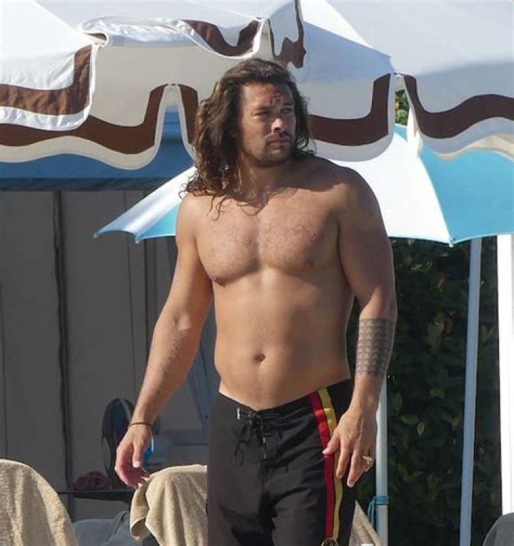 Jason Momoa body shamed for shirtless snap, fans rush to defend him