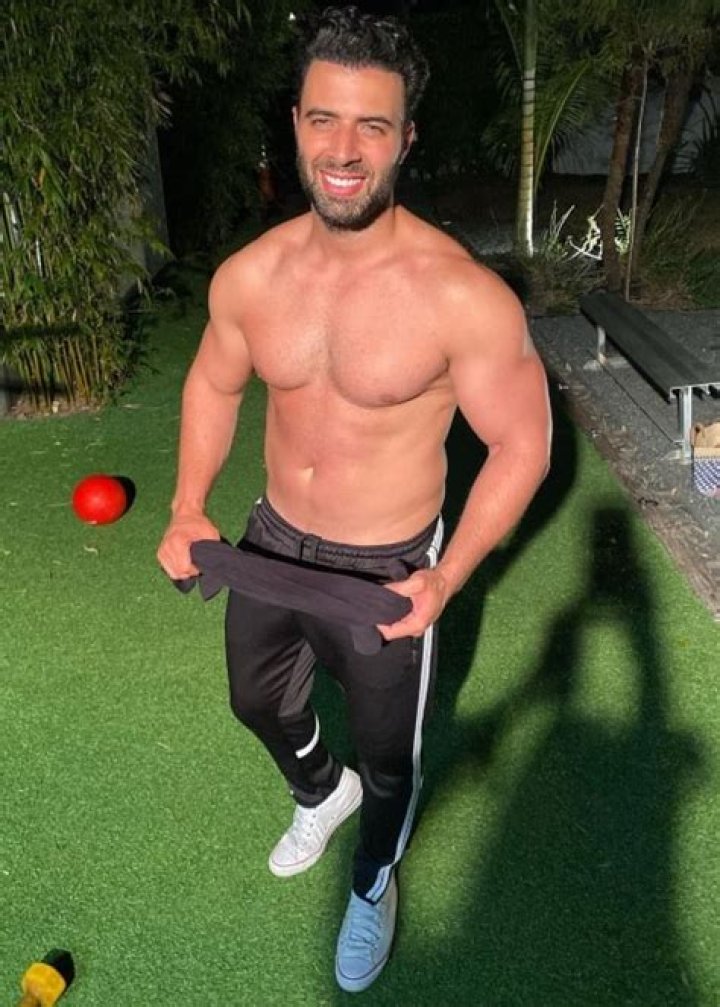 Jencarlos Canela Height, Weight, Age, Girlfriend, Family, Facts, Biography