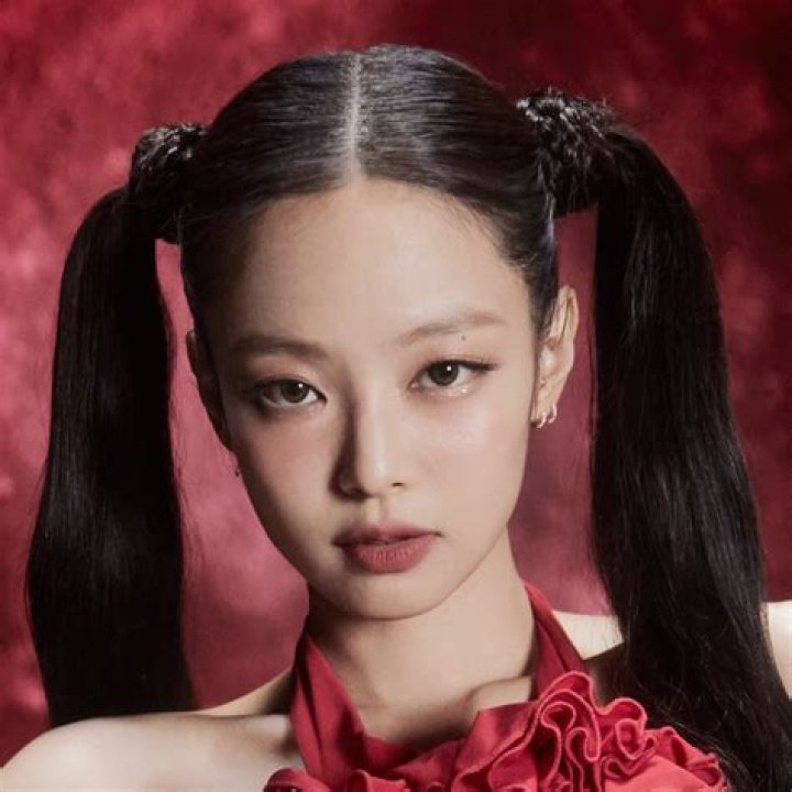 Jennie 🦊