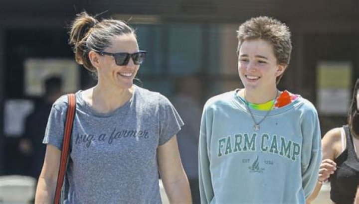 Jennifer Garner Makes Rare Public Appearance With Lookalike Daughter