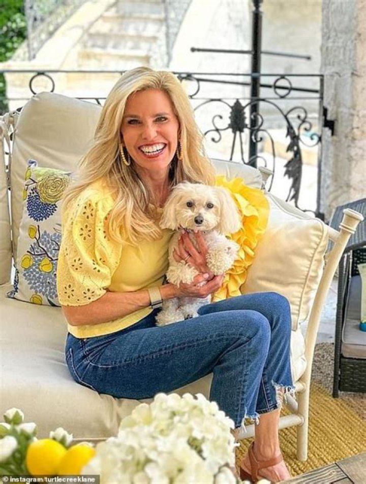 Jennifer Houghton Net Worth Turtle Creek Lane Famous People Today