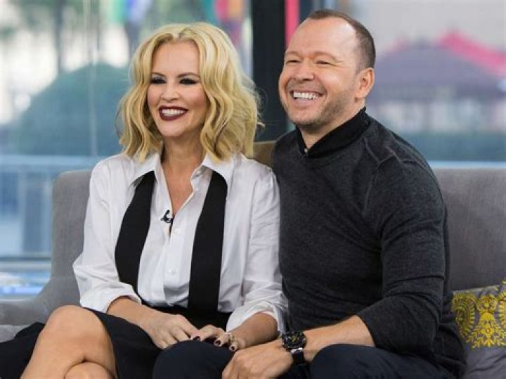 Jenny McCarthy and Donnie Wahlberg Engaged 5 Fast Facts You Need to