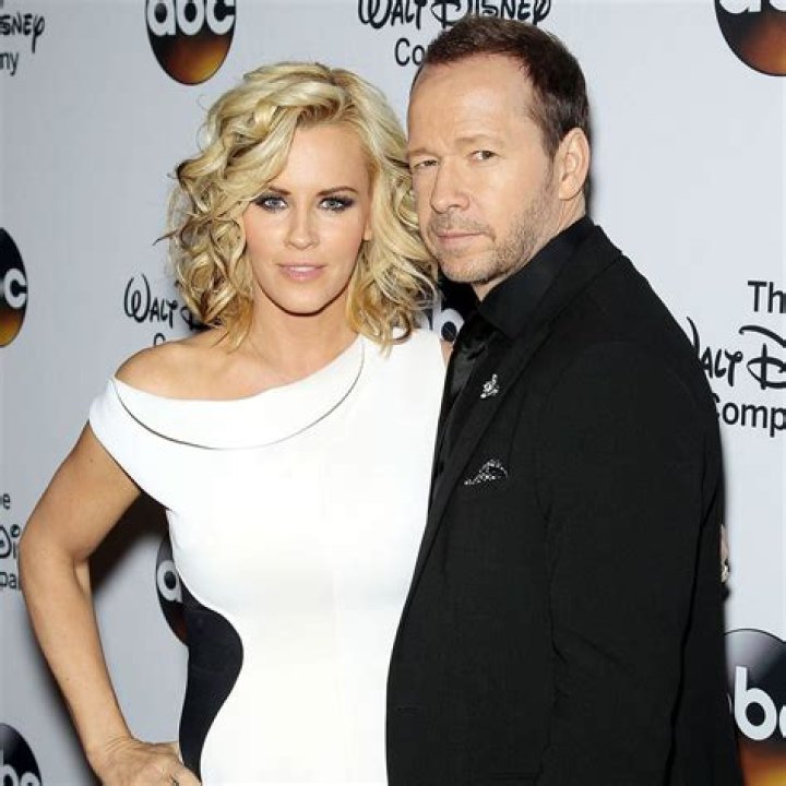 Jenny McCarthy And Donnie Wahlberg’s Marriage On The Rocks Because Of