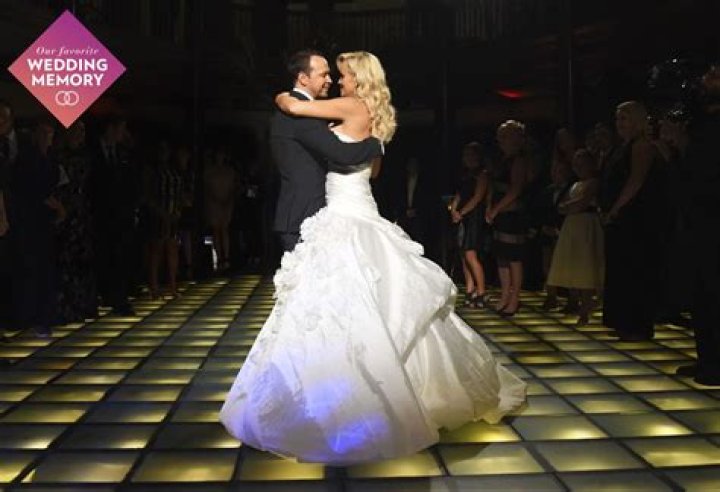 Jenny McCarthy, Donnie Wahlberg Wedding Exclusive Pictures, Details