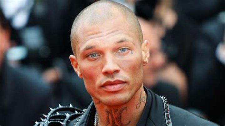 Jeremy Meeks, le d&eacute;tenu le plus sexy de la plan&egrave;te se lance dans le