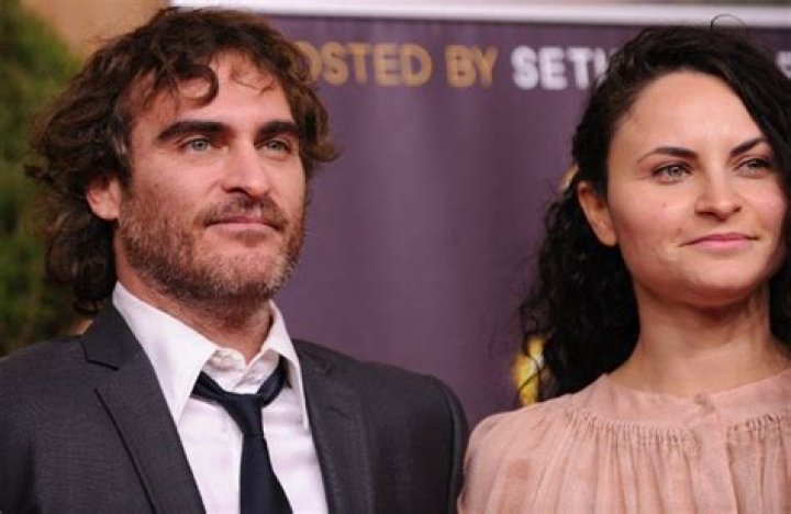 Joaquin Phoenix Rescued His Mom At Oscars After She Got Stuck Behind