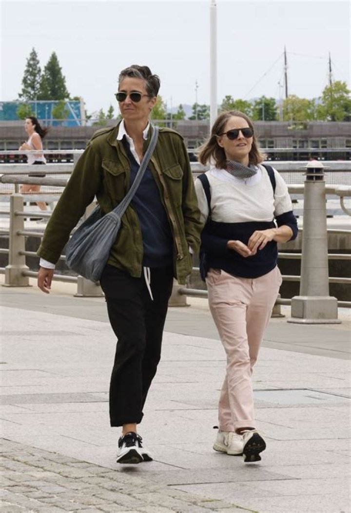 Jodie Foster With Her Wife Alexandra Hedison Hudson River Park 05/24
