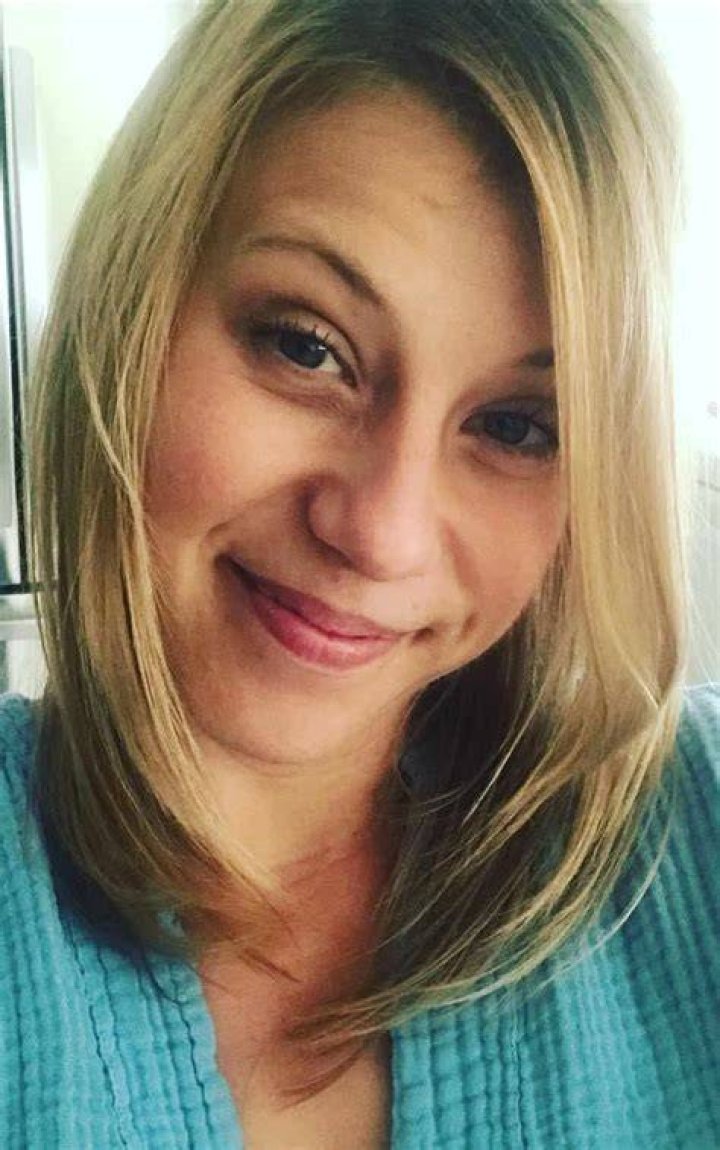 Jodie Sweetin Height, Age, Bio, Weight, Body Measurements, Net Worth