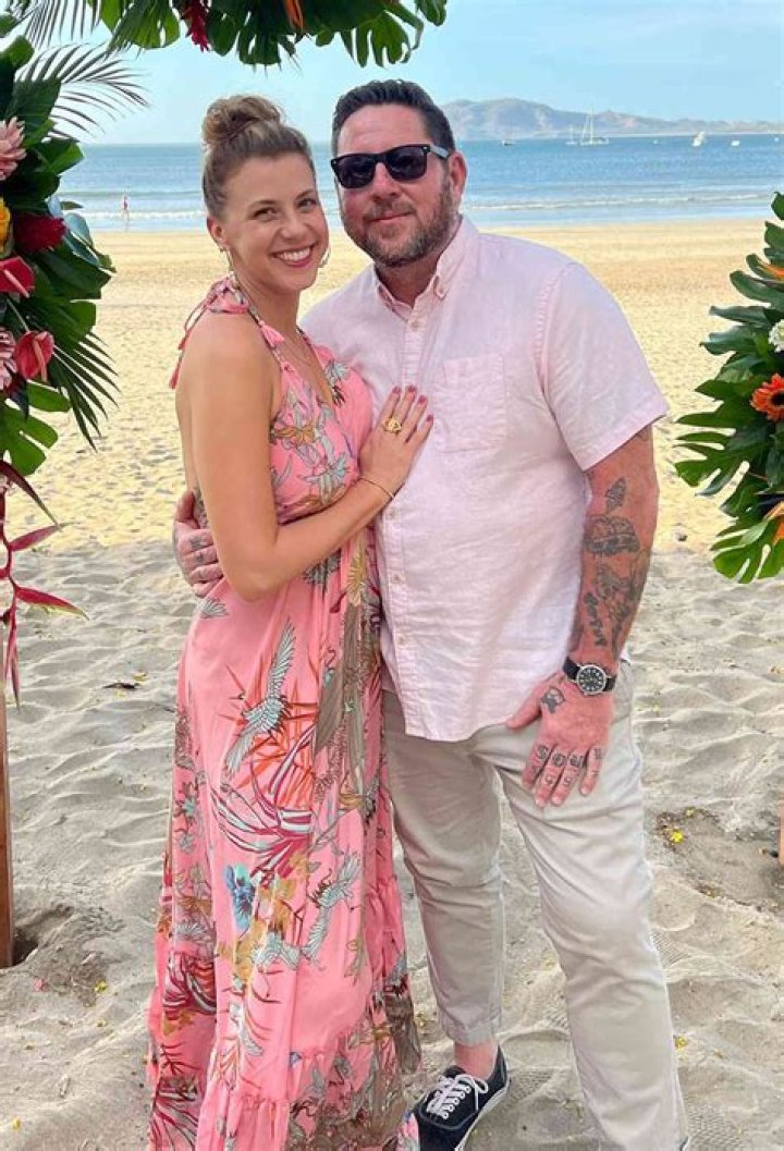 Jodie Sweetin Husband Mescal Wasilewski Job, Wedding Details Closer