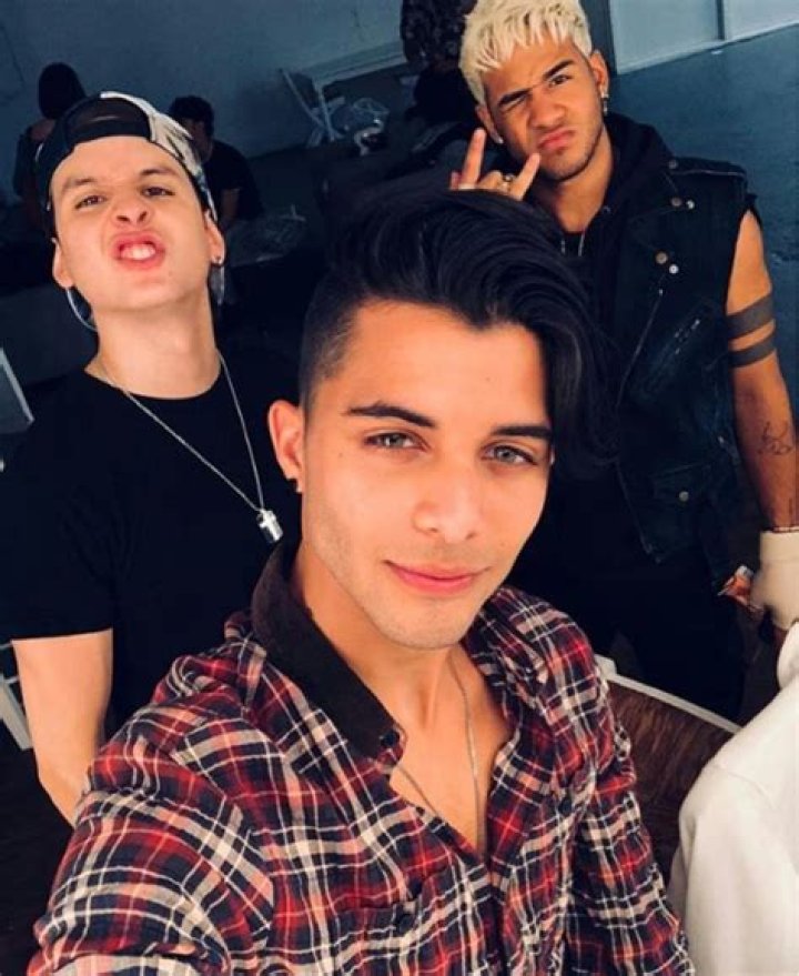 Joel Pimentel Quits CNCO Fans React Billboard