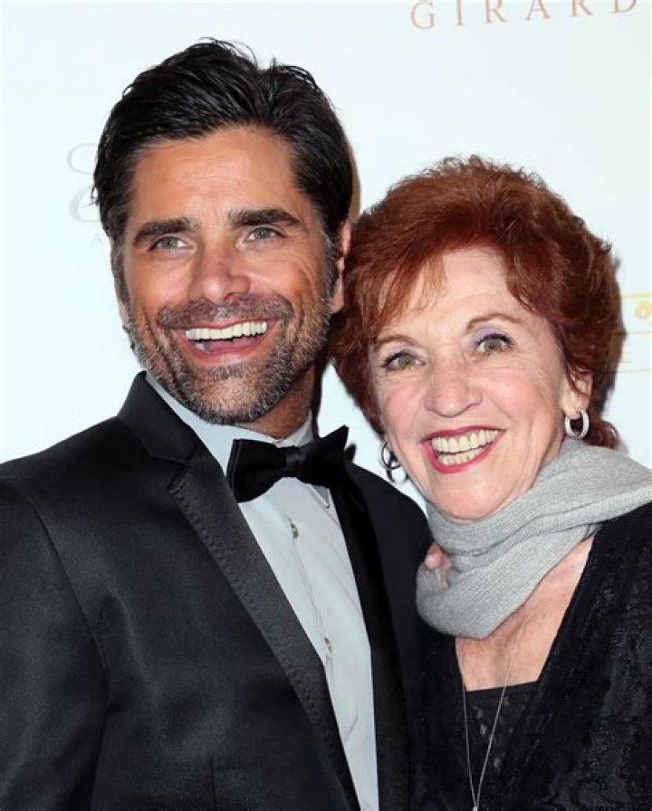 John Stamos Tears Up Thanking His Late Parents at TV Land Icon Awards