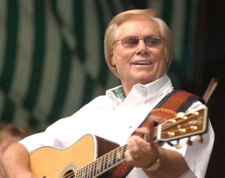 Jones dies Country star dead at 81 after being hospitalised for
