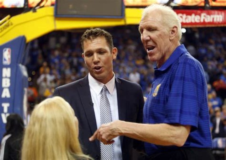 Jordan Bell finds Bill Walton wandering parking lot after Warriors game