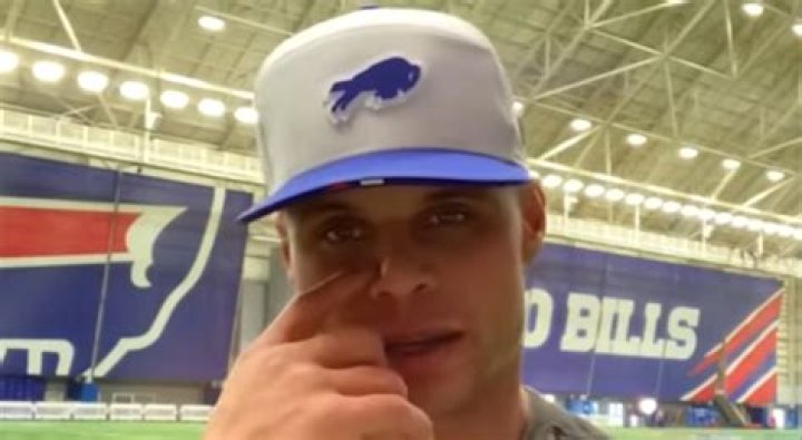 Jordan Poyer's sweet moment with wife Rachel Bush after Bills loss