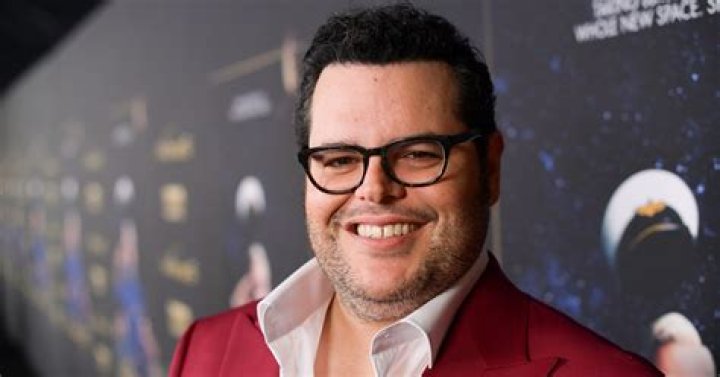 Josh Gad Interview About His Reunited Apart Series POPSUGAR