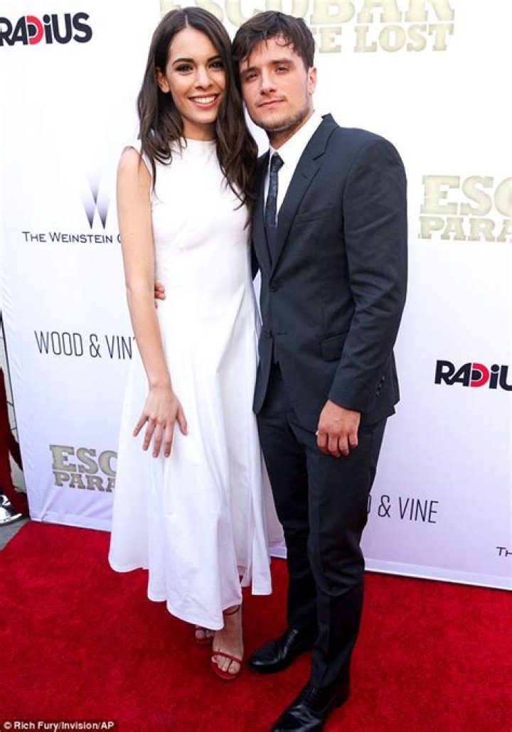 Josh Hutcherson finally confirms he is dating movie costar Claudia