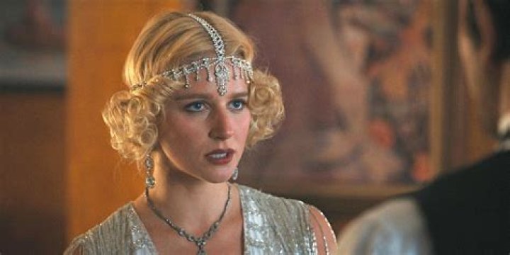 Julia Schlaepfer Actress