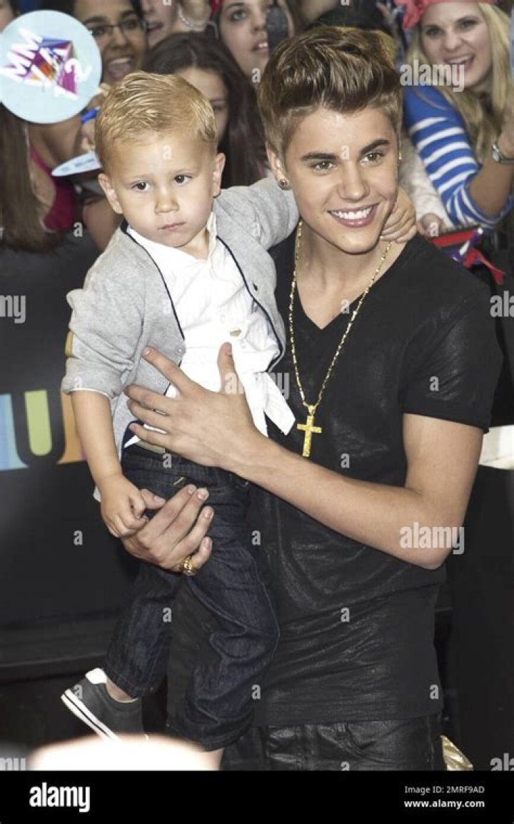 Justin Bieber with sibling Jaxon in LA, who sports similar hairstyle to
