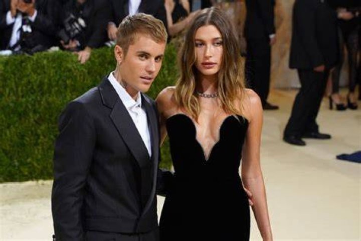 Justin Bieber yahishuye ibintu 4 byamugoye ku...