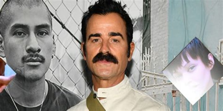 Justin Theroux Rocks A Cool Mustache For Rag & Bone's Deli PopUp Event