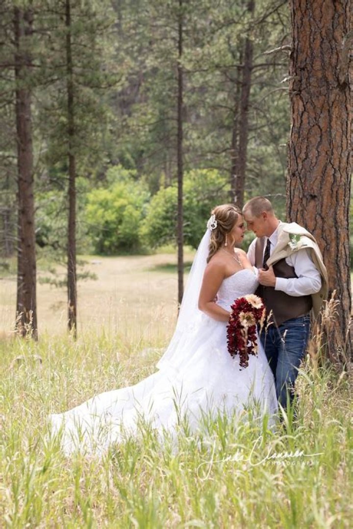 Kaitlyn and Cody photo credit Claussen photography Destination