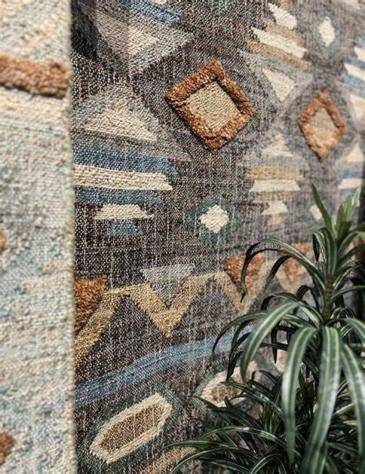 Kaleen Rugs Launches 4 Collections with HGTV&rsquo;s Bargain Mansions Star