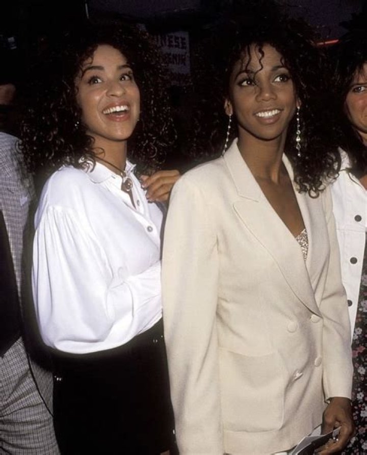 Karyn Parsons and Holly Robinson Peete Were Friends in High School