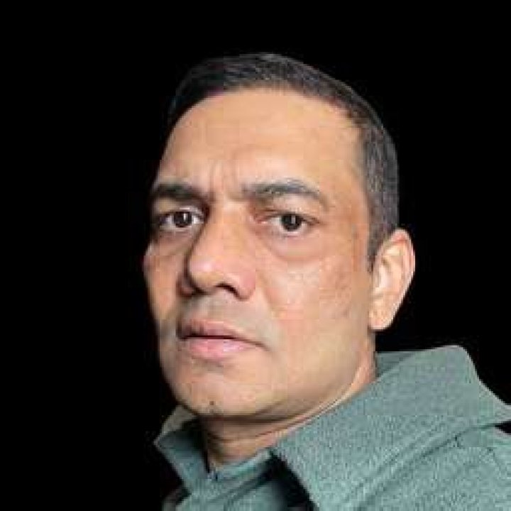 Kashif (Kash) Heyat Medium