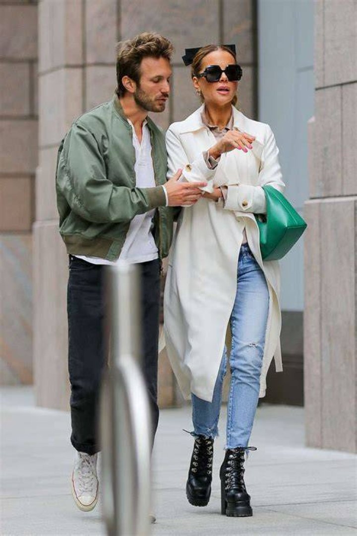 Kate Beckinsale and Matt Atwater Are 'Friendly,' Says Source 'Nothing