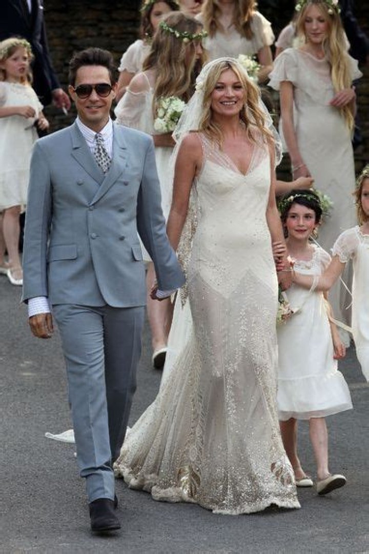 Kate Moss se marie en John Galliano Vogue France