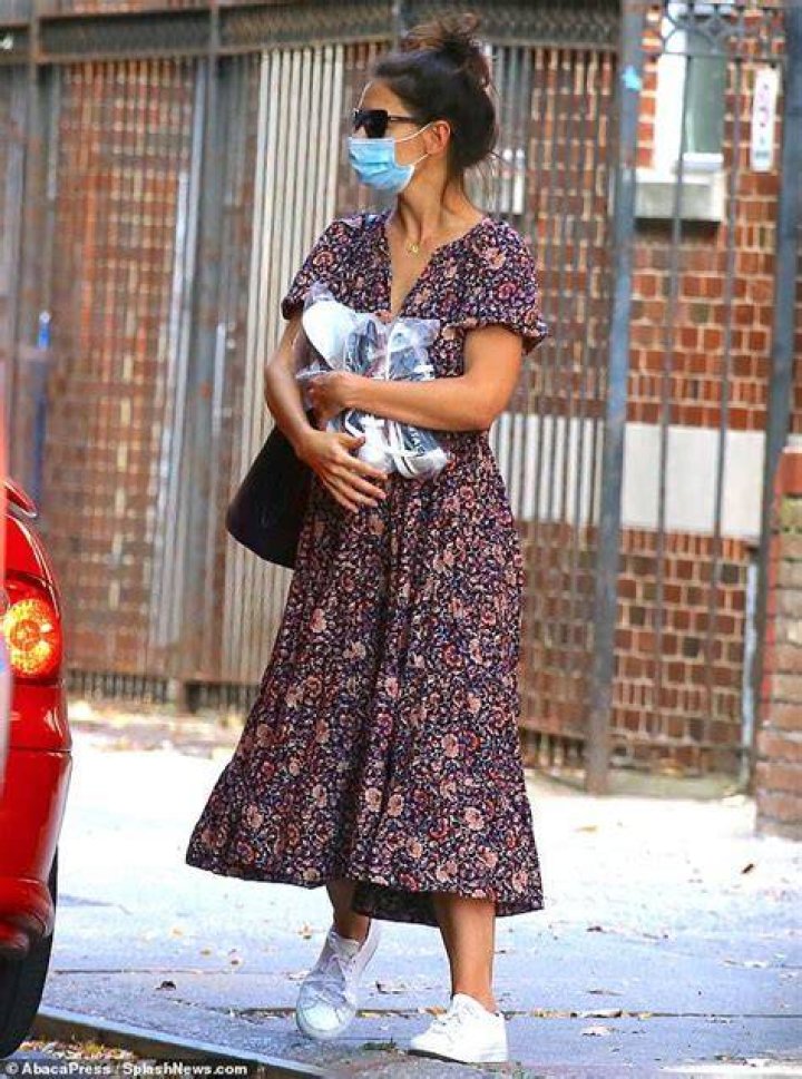 Katie Holmes Enjoys Lunch Date With Her Parents in Malibu E! Online UK