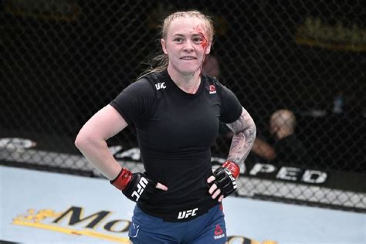 Kay Hansen met the person who bet 37,000 on her UFC debut at airport