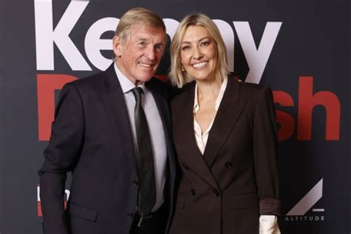 kelly dalglish cv (born 1976) / gallery / address