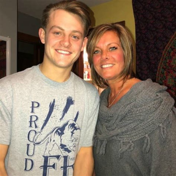 Kelly Hyland Height, Weight, Age, Body Statistics Healthy Celeb