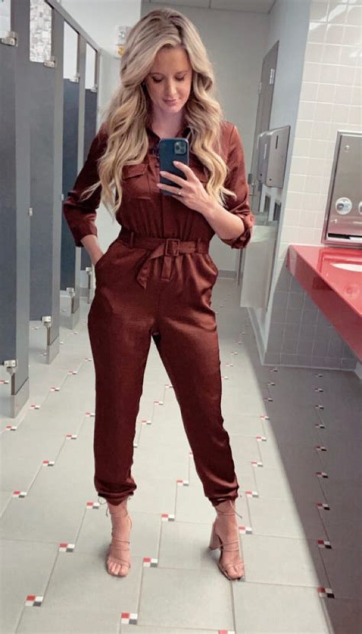 Kelsey Riggs Feet (23 images) feet.wiki