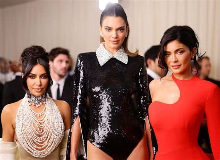 Kendall Jenners talks about her insecurities HollyWire