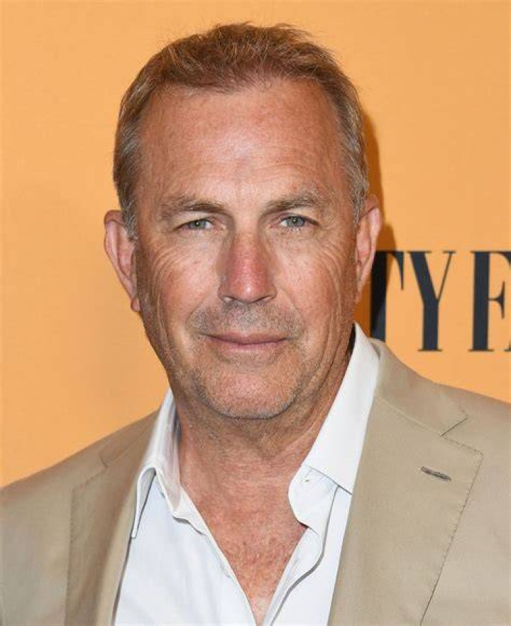 Kevin Costner &lsquo;Hit the Roof&rsquo; over Neighbor That Hung Out with His Wife