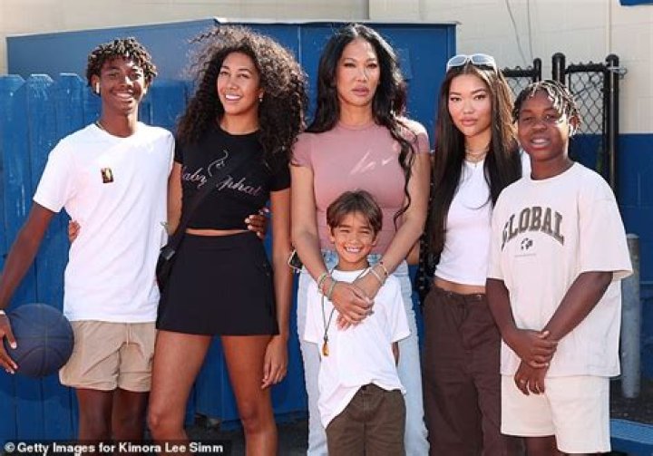 Kimora Lee Simmons, 6'0" Kimora lee simmons, Simmons, Djimon hounsou