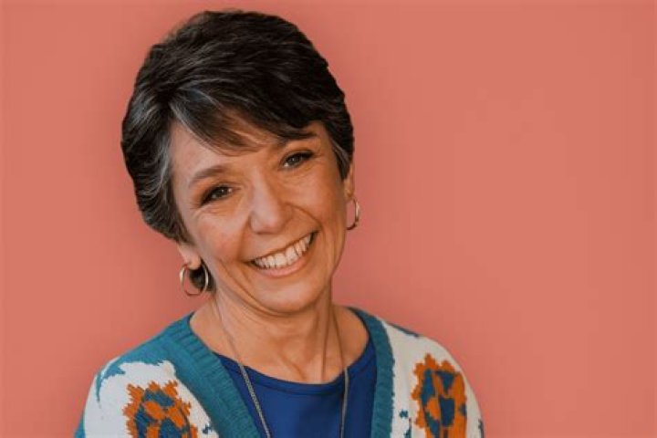 Know About Arlene Litman A Teacher In Jewish Family Magzica