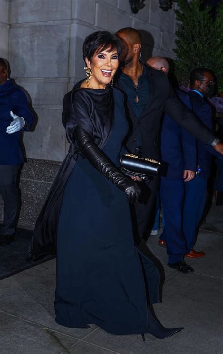 Kris Jenner keeps up with Kardashians via Twitter