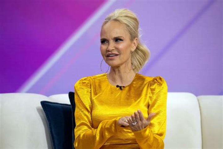 Kristin Chenoweth Bio, Parents, Siblings, Husband, Children