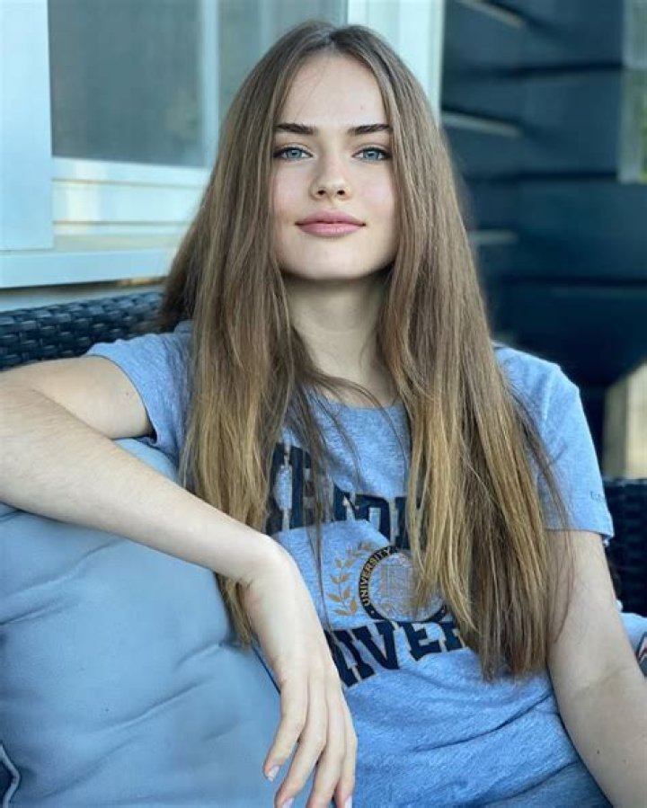 Kristina Santa Bio, Age, Height, Wiki Models Biography