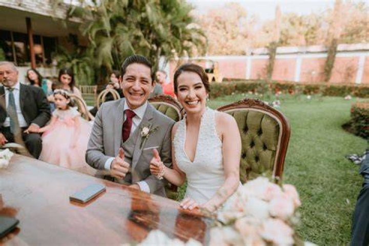 La boda de Carín León con Alejandra Esquer